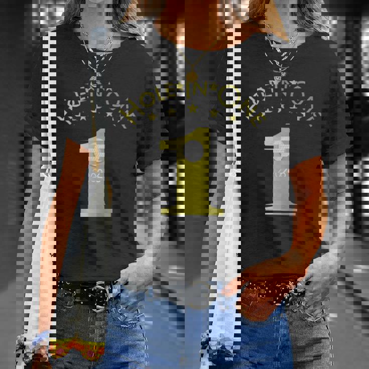 ゴルファーのためのゴルフホールインワン2026スポーツテーマゴルフデザイン Hole In One 2026 Tシャツ 彼女への贈り物