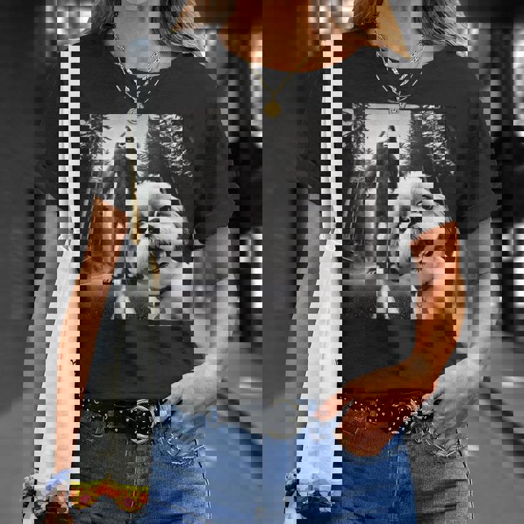 シーズーとビッグフットの森の冒険 Tシャツ 彼女への贈り物