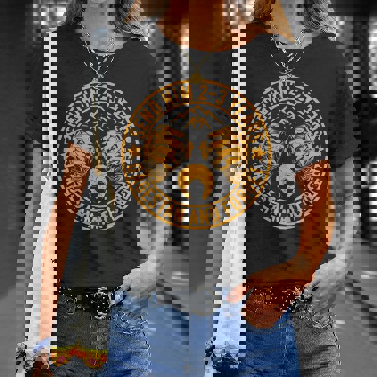 ダゲスタンに23年送り、Mmaレスリングミームを忘れてください。 Tシャツ 彼女への贈り物