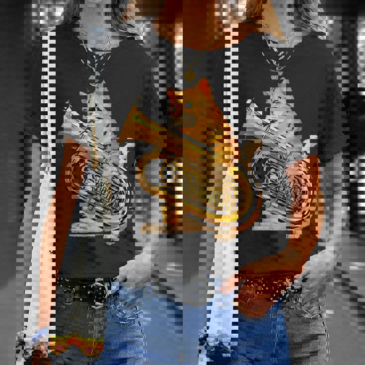 チューバを弾く面白い猫ギフト かわいい子猫ミュージシャンファン Tシャツ 彼女への贈り物