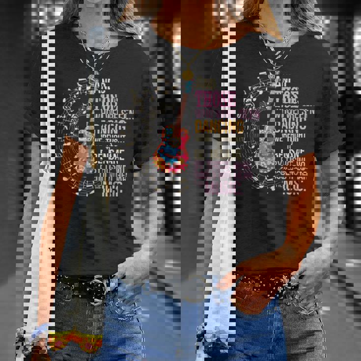 ヒッピーギターと平和の踊りを見た者たち Tシャツ 彼女への贈り物