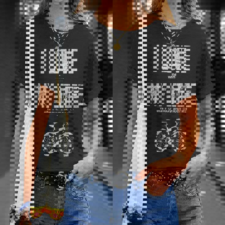 マウンテンバイク I Love When My Wife Lets Me Buy Another Bike Tシャツ 彼女への贈り物