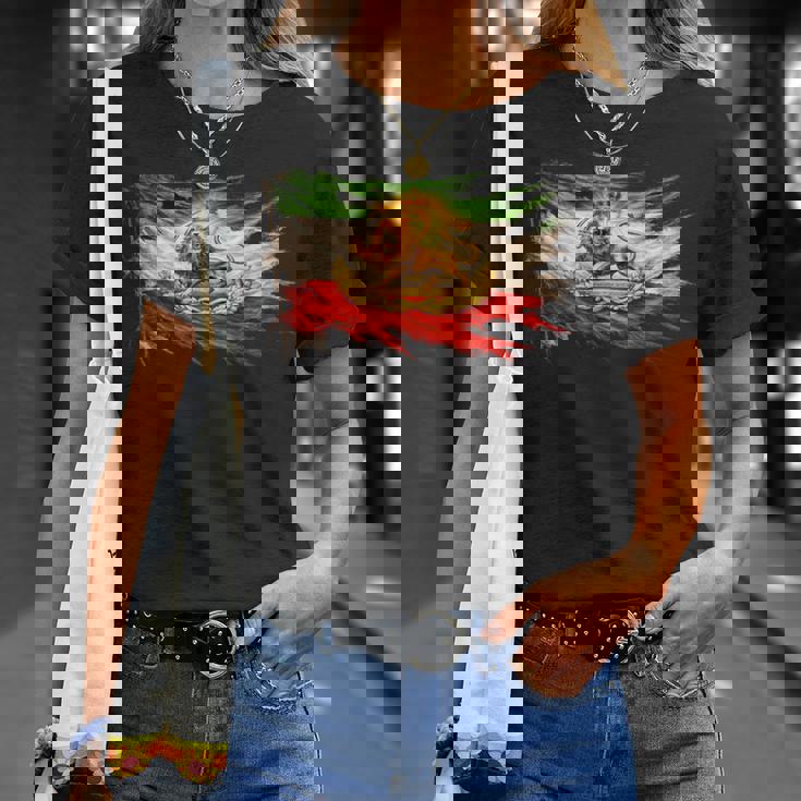 ライオンと太陽のエンブレムが付いたイランの国旗、ヴィンテージペルシャ遺産。 Tシャツ 彼女への贈り物