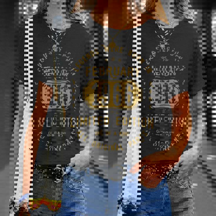 レジェンドは1966年二月生まれ 誕生日 Tシャツ 彼女への贈り物