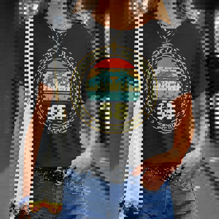 ヴィンテージ 68歳の誕生日のデコレーション 男性用 68歳の誕生日 Tシャツ 彼女への贈り物