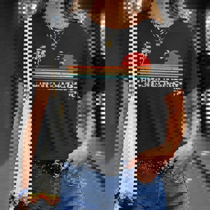 ヴィンテージ ベニス ビーチ カリフォルニア レトロ サンセット サーフィン 70年代のギフト Tシャツ 彼女への贈り物