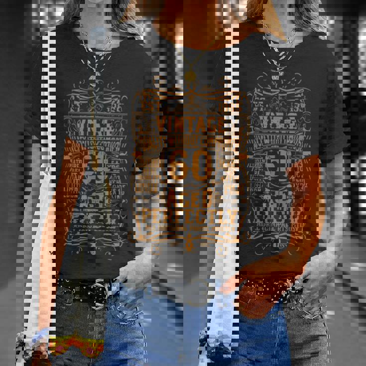 ヴィンテージ還暦祝い 1965年生まれ 60歳 完熟熟成 Tシャツ 彼女への贈り物