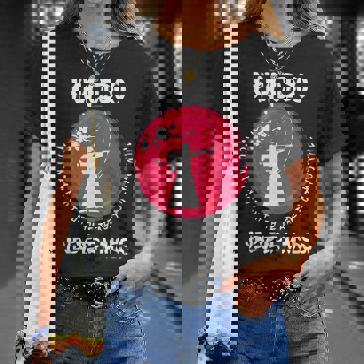 弓道は絶対にお見逃しません おもしろジャパンアーチェリー 弓道アイデア Tシャツ 彼女への贈り物