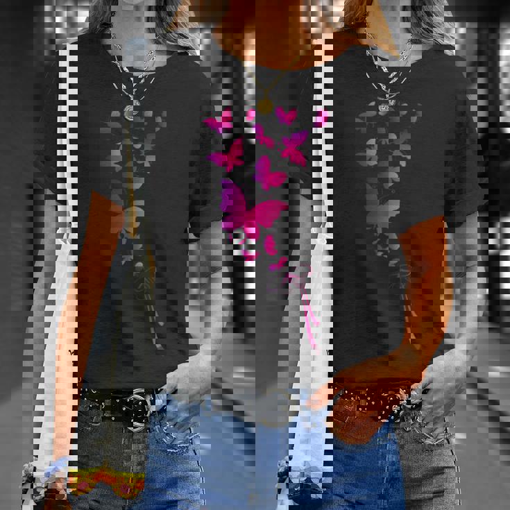 蝶の美しさをお楽しみください。グラフィッククールなデザイン。 Tシャツ 彼女への贈り物