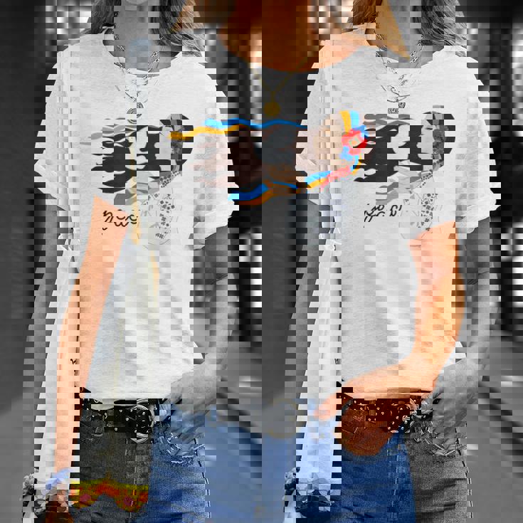 ウクライナの少女がウクライナの平和を支援 Tシャツ 彼女への贈り物