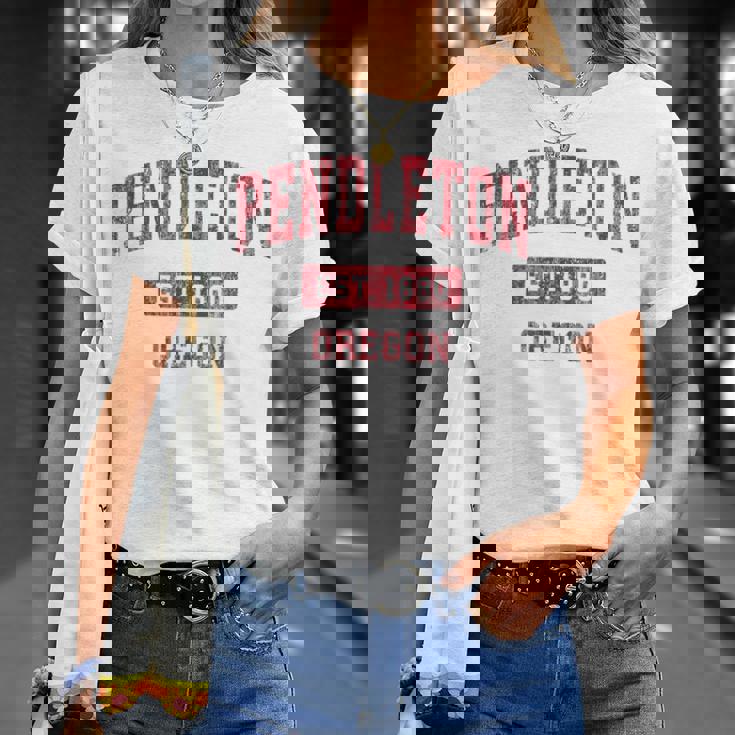 オレゴン州ペンドルトンビンテージスポーツデザインレッドデザイン Tシャツ 彼女への贈り物