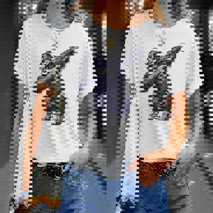 サングラスをかけたダブダンスを踊るチンパンジー猿 Tシャツ 彼女への贈り物