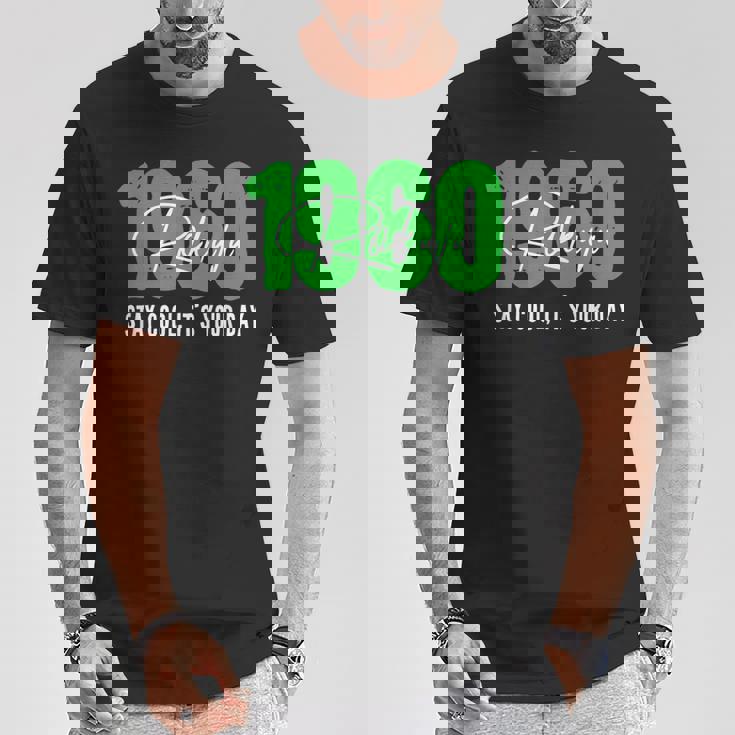 1960 誕生日 66歳 緑寿祝い クールでシンプルな数字デザイン Tシャツ 面白い贈り物