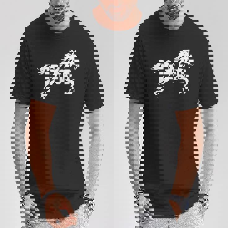 1966 馬 中国の干支 年 パーソナライズ ワードアート Tシャツ 面白い贈り物