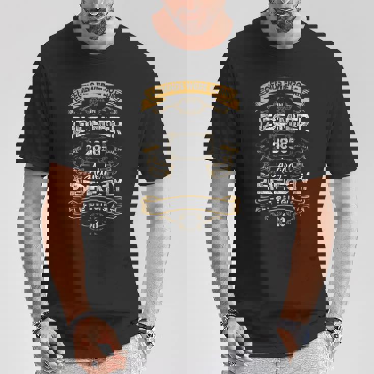 2005年12月に誕生したヴィンテージ20歳の誕生日レジェンド。 Tシャツ 面白い贈り物