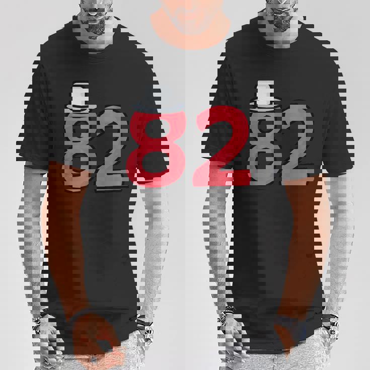 82歳の誕生日番号82 82歳の誕生日番号 Tシャツ 面白い贈り物