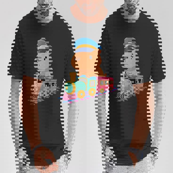 Capybara Riding Train Cute Kawaii Cartoon Rail Adventure Tシャツ 面白い贈り物