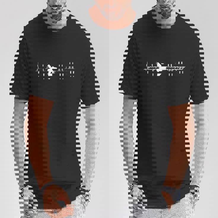 F-15 Eagle Ecg Heartbeat Airplane Tシャツ 面白い贈り物