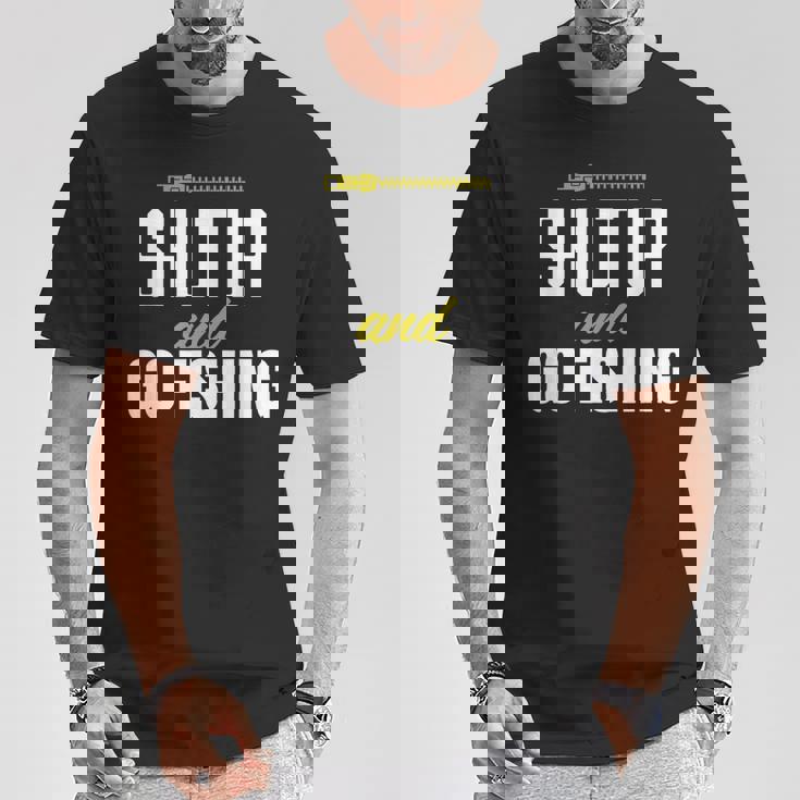 hut Up And Go Fishing Fisher Lover Fish Fishing Tシャツ 面白い贈り物