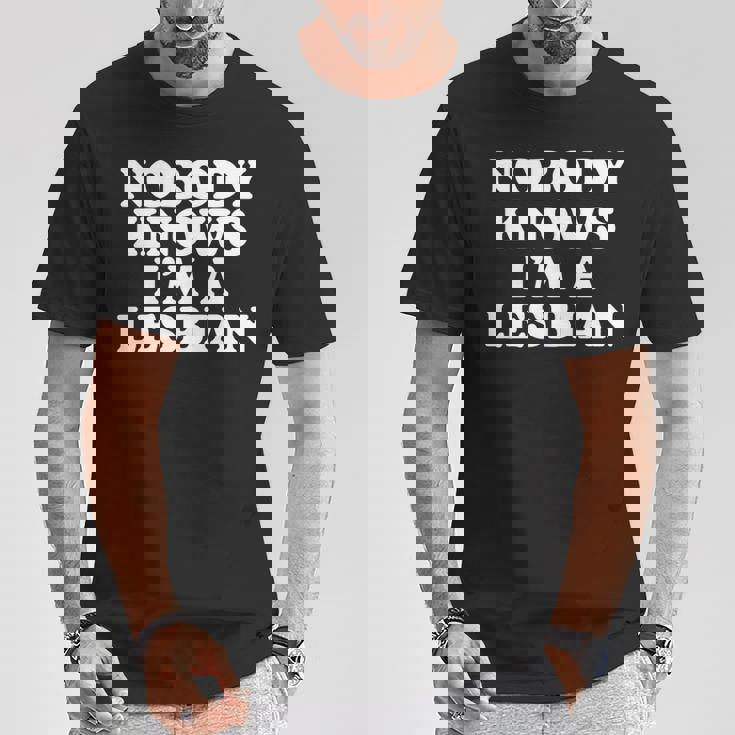 Nobody Knows I'm A Lesbian Gay Lgbtq ユーモア プライド 月 長袖tシャツ Tシャツ 面白い贈り物