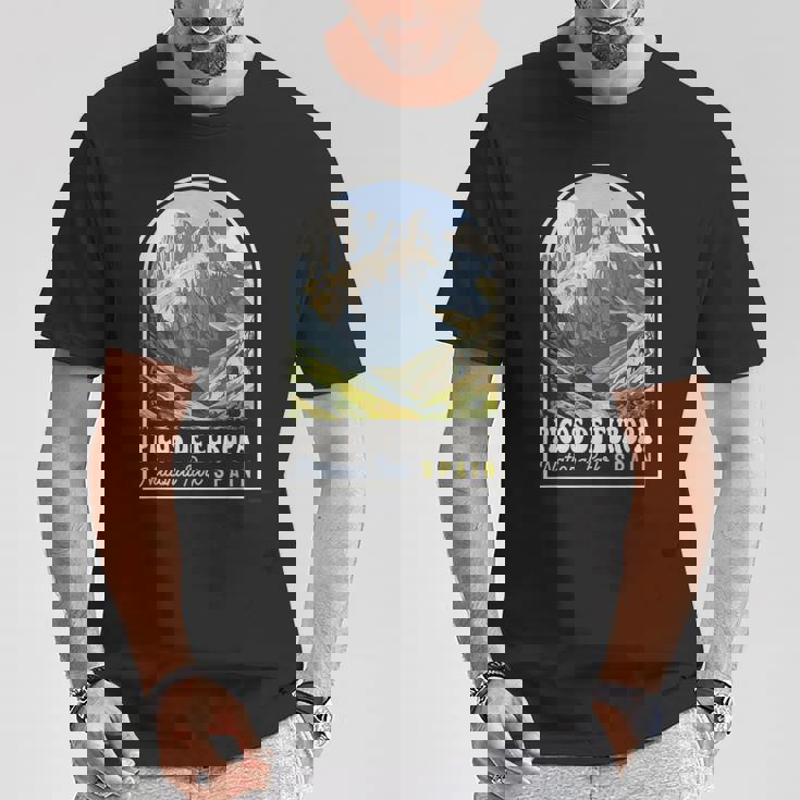 Recuerdo Deiaje Retro Del Parque Nacional De Los Picos De Europa Camiseta unisex Regalos divertidos