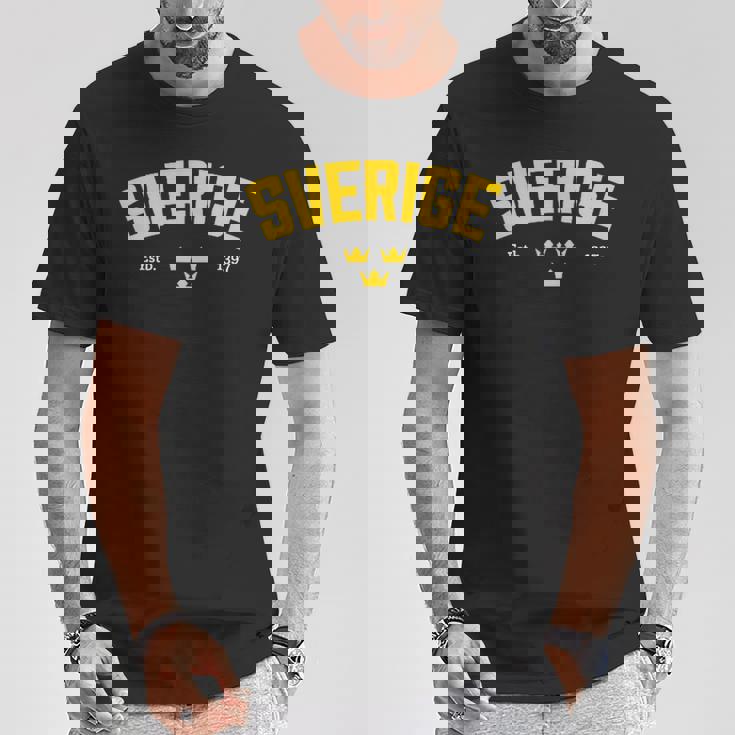 Sverige スウェーデン トレ クロナー スウェーデン ホリデー Tシャツ 面白い贈り物