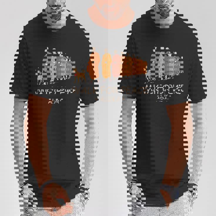 Walk For Peace Monks With Aloka Dog Tシャツ 面白い贈り物