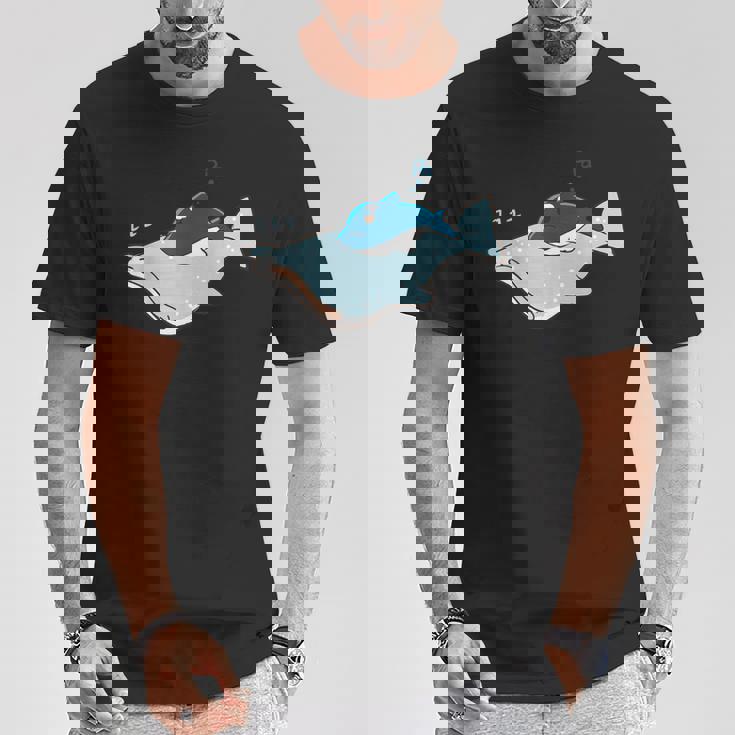 かわいい カワイイ アニメ 眠っているサメ ジンベイザメ 日本語 Tシャツ 面白い贈り物