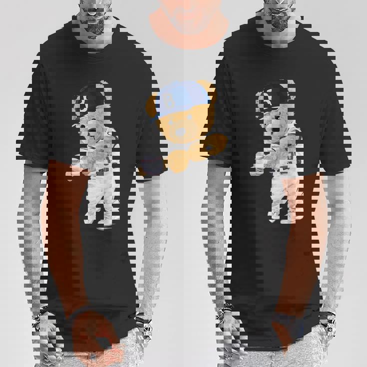 かわいいテディベア野球ヒッター。 Tシャツ 面白い贈り物