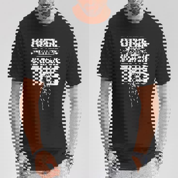 コーフボールと私、こんな感じです Tシャツ 面白い贈り物