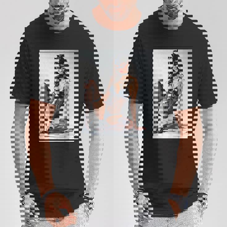 セクシーガールグラフィックtシャツ-猫マスクv2のセクシーなピンナップガール Tシャツ 面白い贈り物