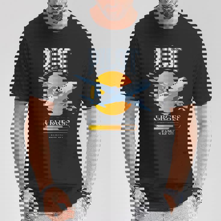 パイロット・イン・プログレス飛行機航空学校飛行機 Tシャツ 面白い贈り物