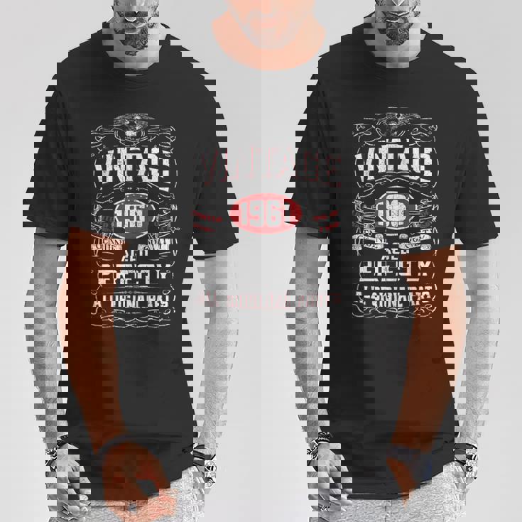 ヴィンテージ 1961 還暦 62歳 1961年生まれ Tシャツ 面白い贈り物