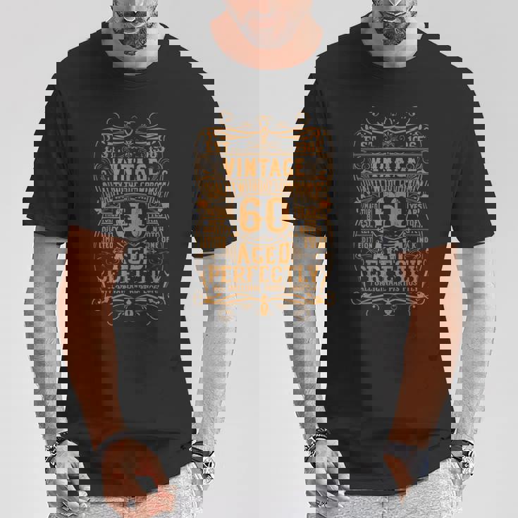 ヴィンテージ還暦祝い 1965年生まれ 60歳 完熟熟成 Tシャツ 面白い贈り物
