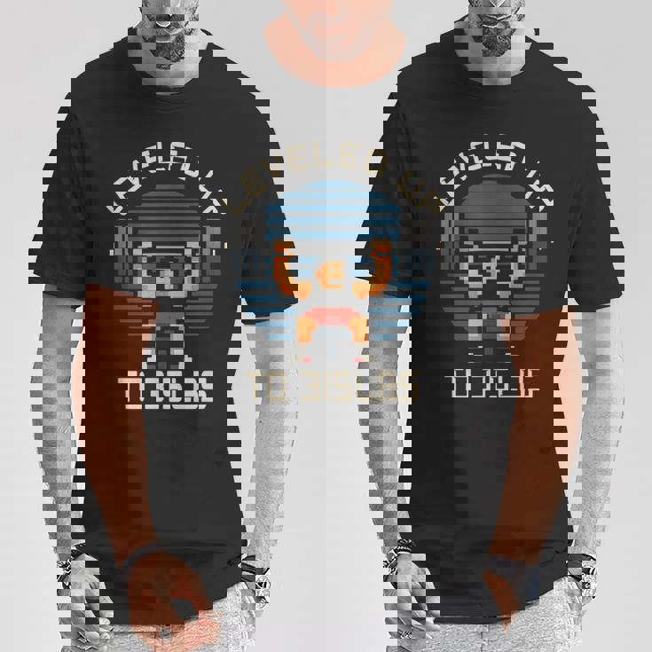 最大330ポンドのベンチプレスゲーマーフィットネスレベル。 Tシャツ 面白い贈り物