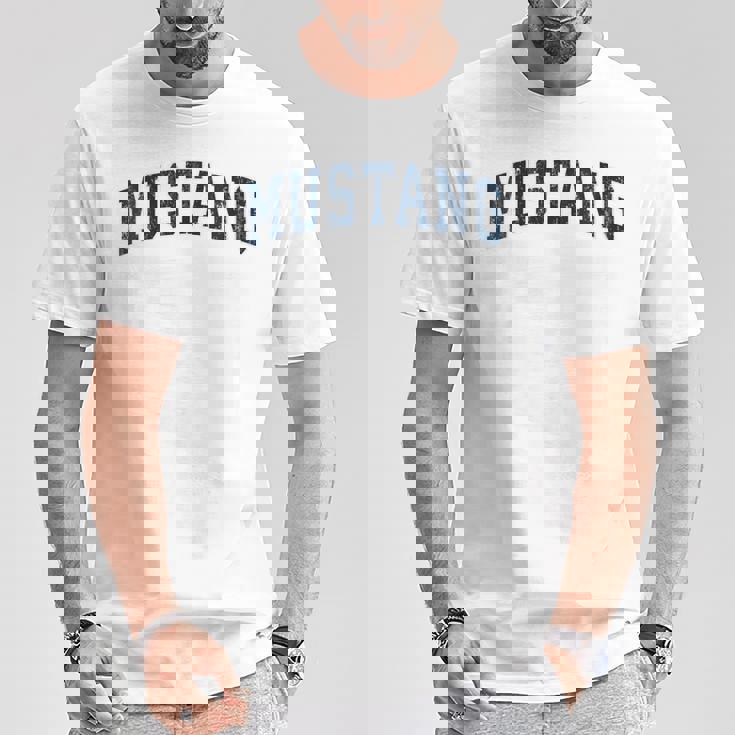 Mustang Oklahoma Ok Diseño Deportivointage Diseño Azul Marino Cuello Camiseta unisex Regalos divertidos