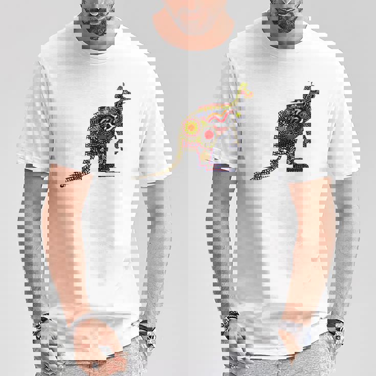 アボリジニアート カンガルー。 Tシャツ 面白い贈り物