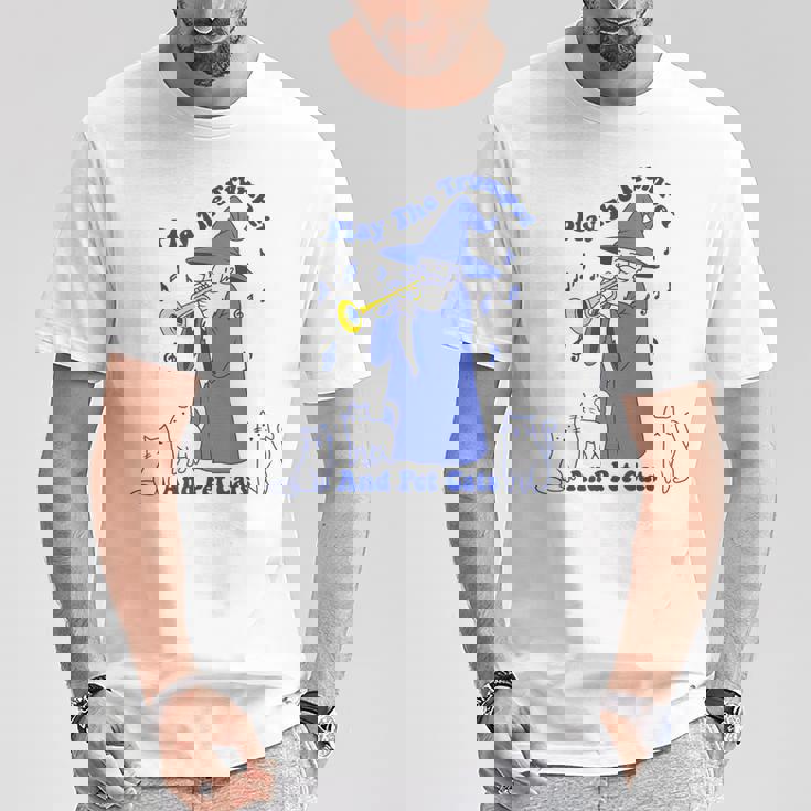 トランペットとペットの猫を弾く Tシャツ 面白い贈り物