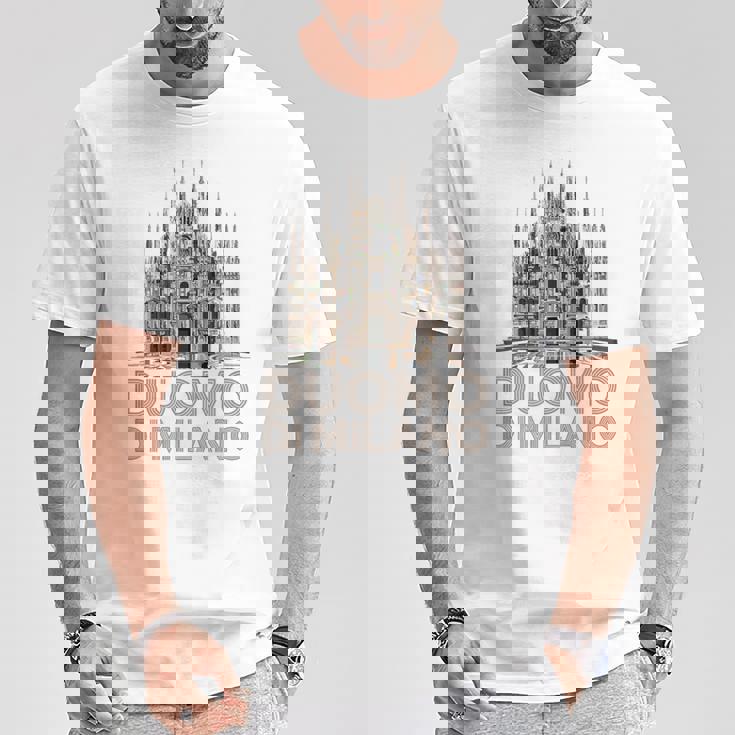 ドゥオーモ・ディ・ミラノ大聖堂のイラスト Tシャツ 面白い贈り物