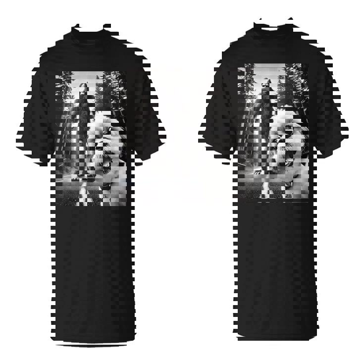 シーズーとビッグフットの森の冒険 Tシャツ