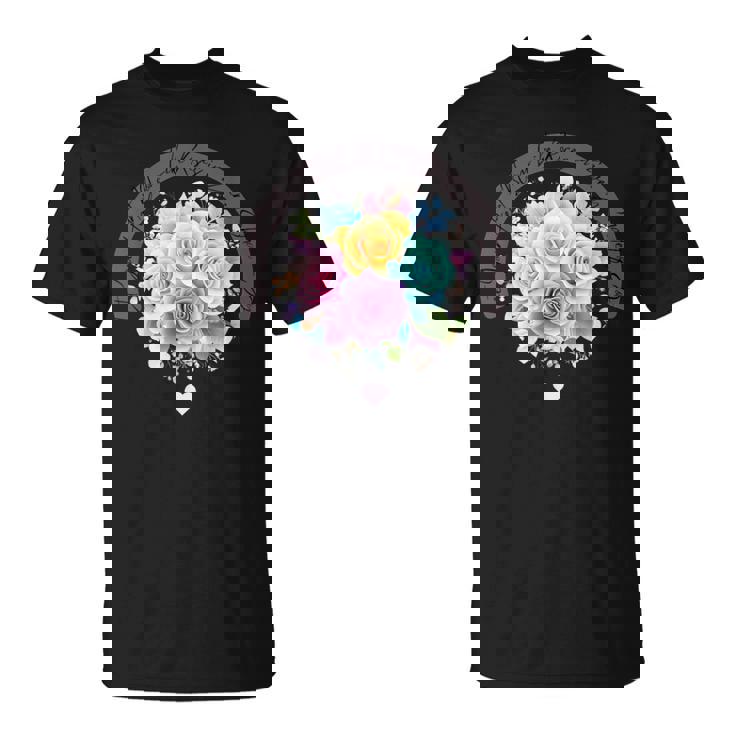 パステルレインボーローズがあらゆる色合いにハートを咲かせます Tシャツ