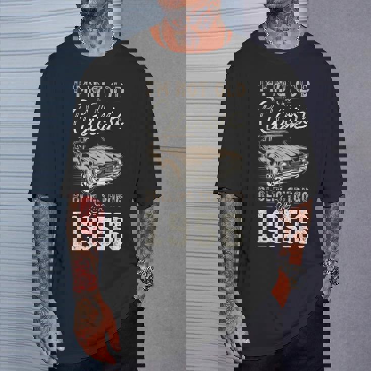 1956年生まれのクラシックカー 70歳の誕生日 Tシャツ 彼への贈り物