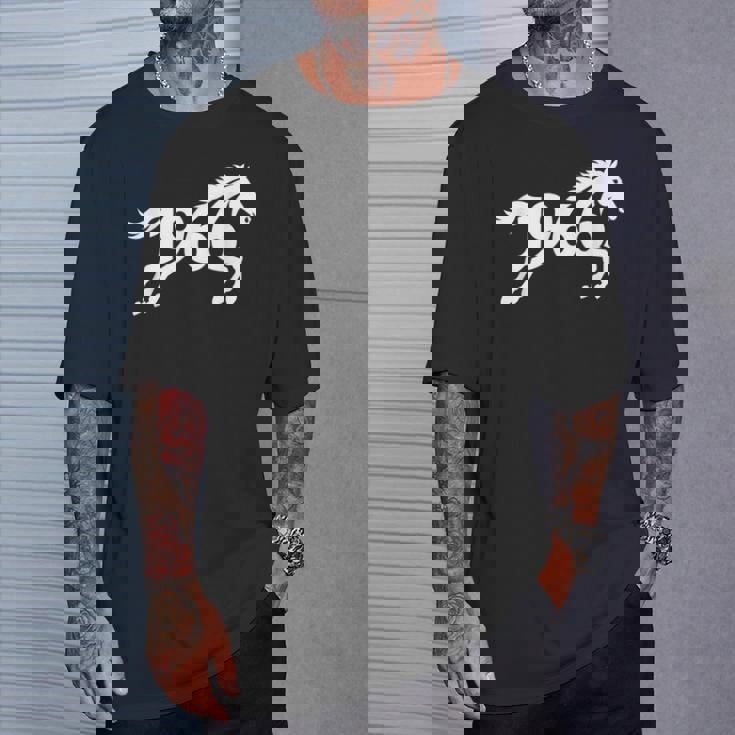 1966 馬 中国の干支 年 パーソナライズ ワードアート Tシャツ 彼への贈り物