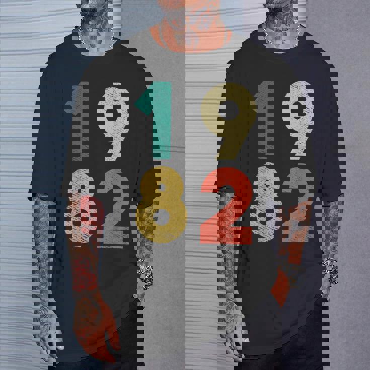 1982 デザイン レトロバースデーヴィンテージ 1982 Tシャツ 彼への贈り物