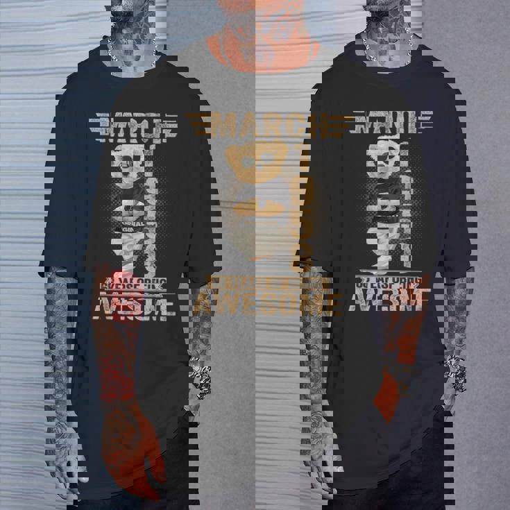 3月 68歳の誕生日 男性 女性 1958年 素晴らしいテディベア Tシャツ 彼への贈り物