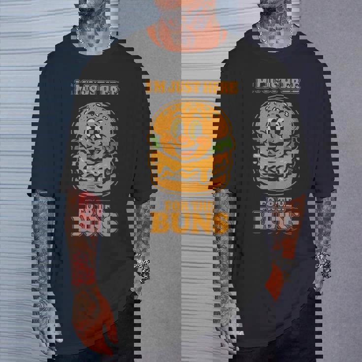 Burger Buddies 「I'm Just Here For The Buns」バーガー Tシャツ 彼への贈り物