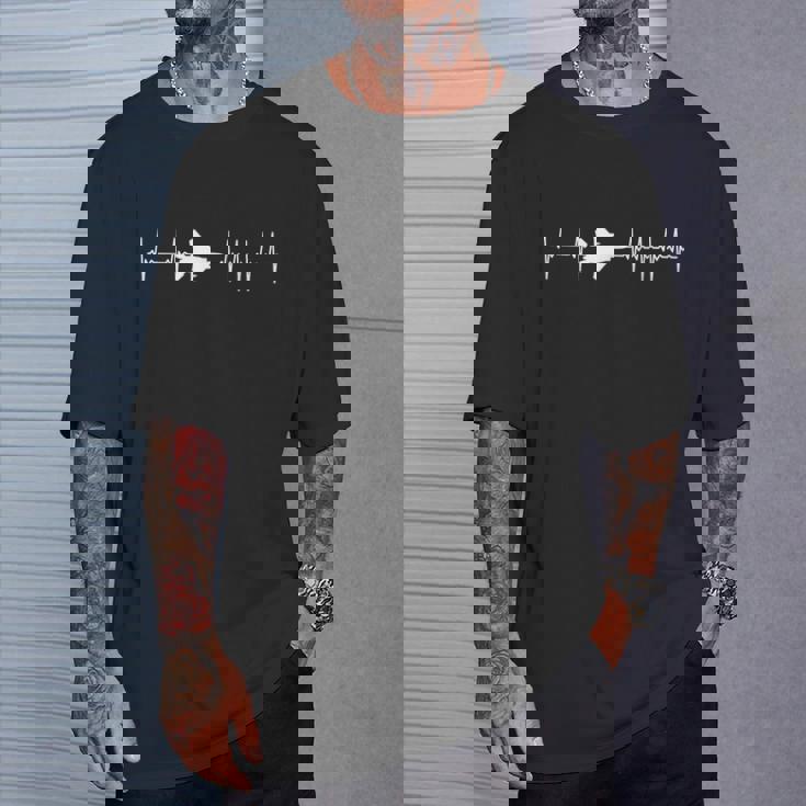 F-15 Eagle Ecg Heartbeat Airplane Tシャツ 彼への贈り物