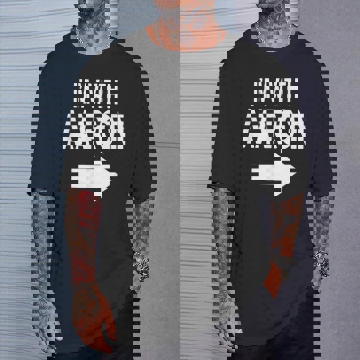I'm With Aaron 名前 Aaron Tシャツ 彼への贈り物