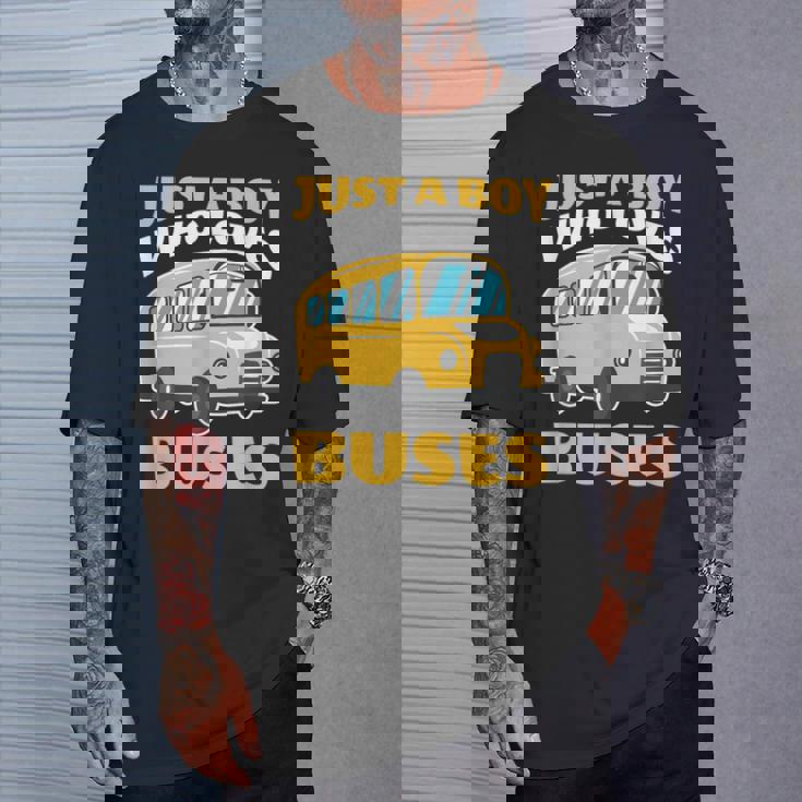 Just A Boy Who Loves Buses バス愛好家 バス愛好家 名言 Tシャツ 彼への贈り物