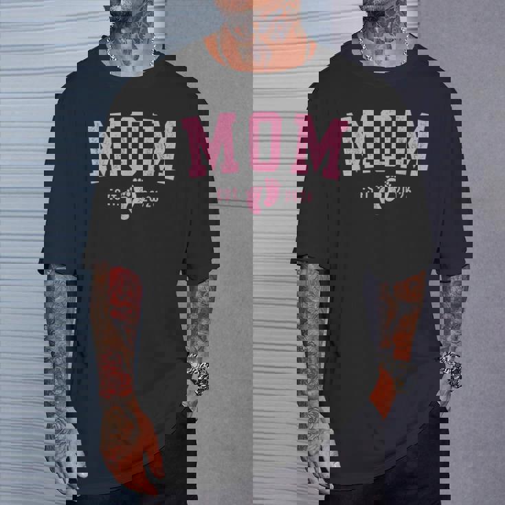 Mom Est 2026 Pink Baby Feet First Time Girl Mommy T-Shirt Gifts for Him Mom Est 2026 Pink Baby Feet First Time Girl Mommy T-Shirt Gifts for Him